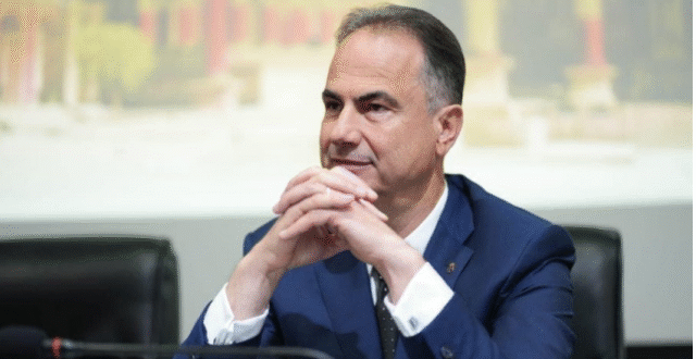 Besoni shiun jo qeverinë!