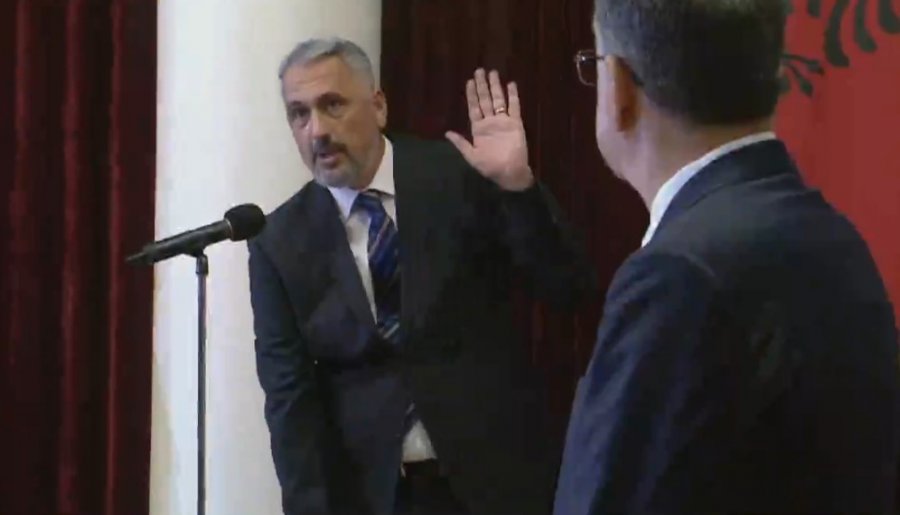 Betohet në Presidencë anëtari i ri i Gjykatës Kushtetuese, Asim Vokshi