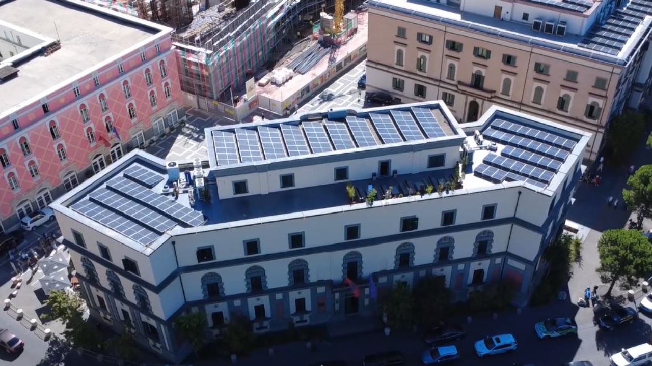 Bizneset optimiste për nëntorin/ Tregtia, industria dhe ndërtimi rrisin besimin, konsumatorët të shqetësuar për financat