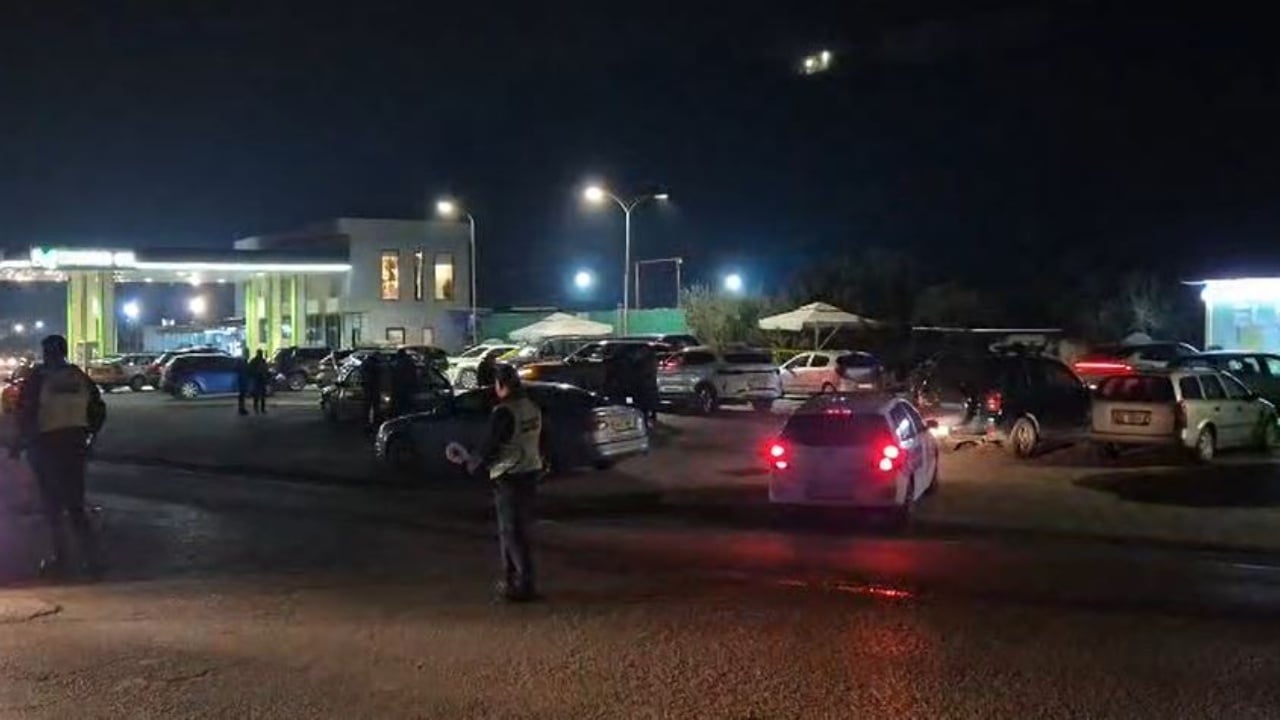 Biznesmeni ekzekutohet brenda makinës në Elbasan, policia blindon zonën