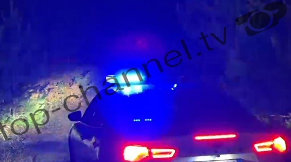 “Blindimi” i banesës në Orosh nga RENEA, identifikohen dy personat që fshihen brenda shtëpisë, të armatosur rëndë