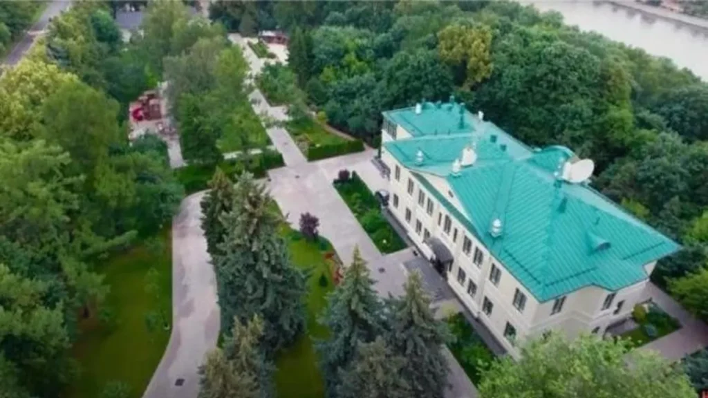 “Blloku” i errët i Putinit: Rezidencat sekrete mes luksit dhe intrigave, ndërsa Ukraina vuan