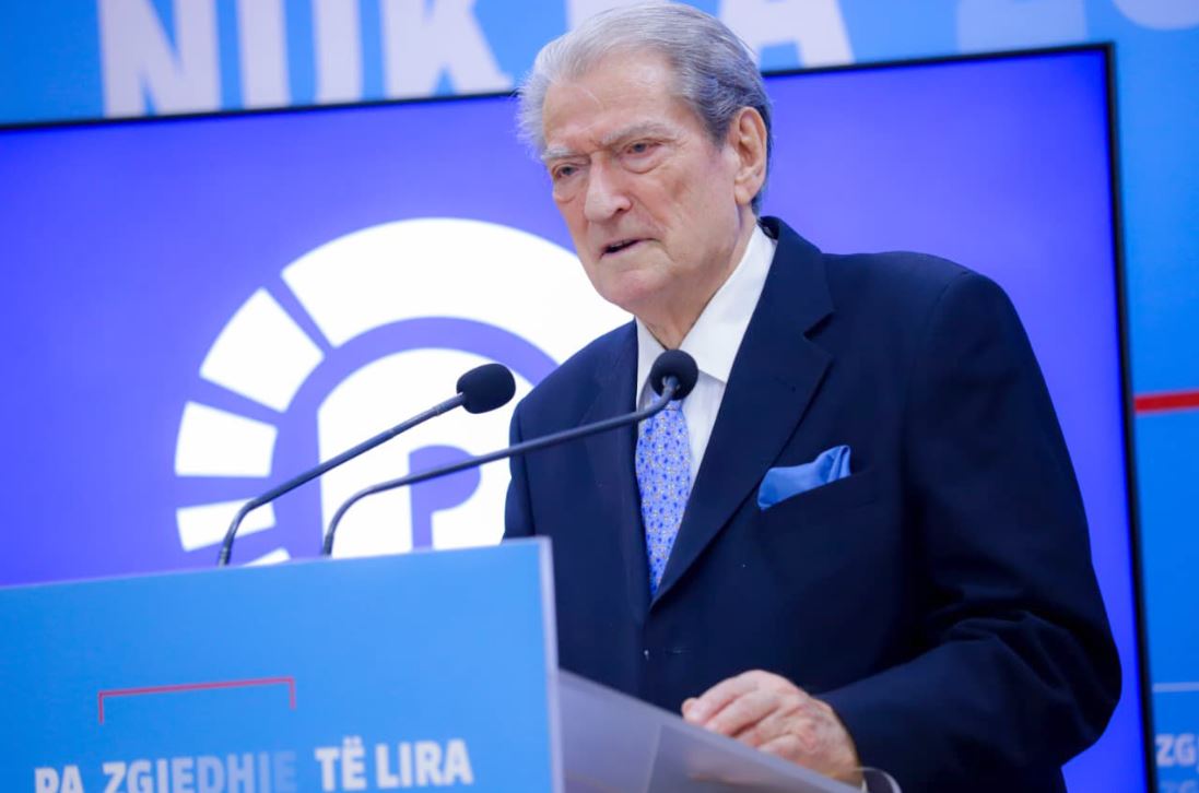 “Braktisje nga qeveria”/ Berisha ndan videon: Fermerët e Konispolit të dëmtuar rëndë nga moti