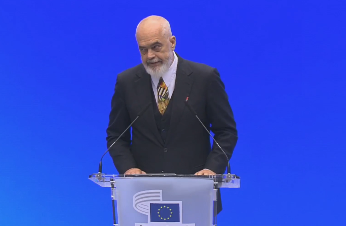 Brukseli përgëzoi Shqipërinë për kapitujt e negociatave, reagon Rama: Të ecim përpara, së bashku