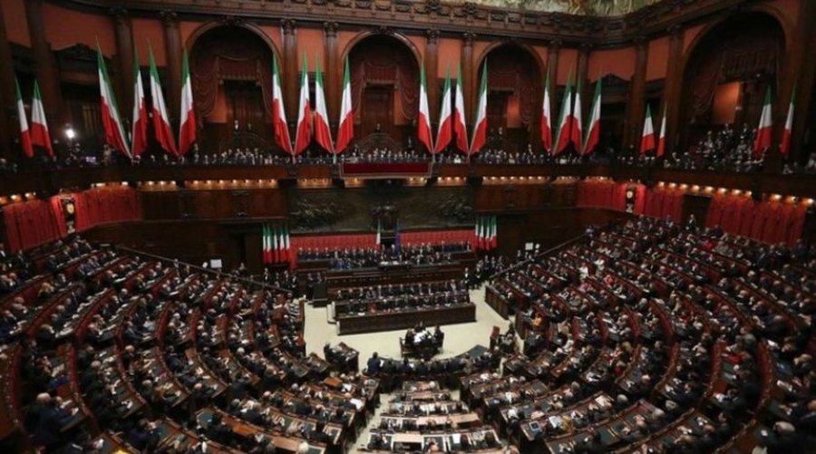 Burg përjetë për vrasësit e grave, parlamenti italian voton ligjin