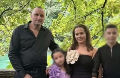 “Burri im u vra me thikë para syve të vajzës sonë” – rrëfimi tronditës i bashkëshortes së 42-vjeçarit të vrarë në Kalanë e Beratit