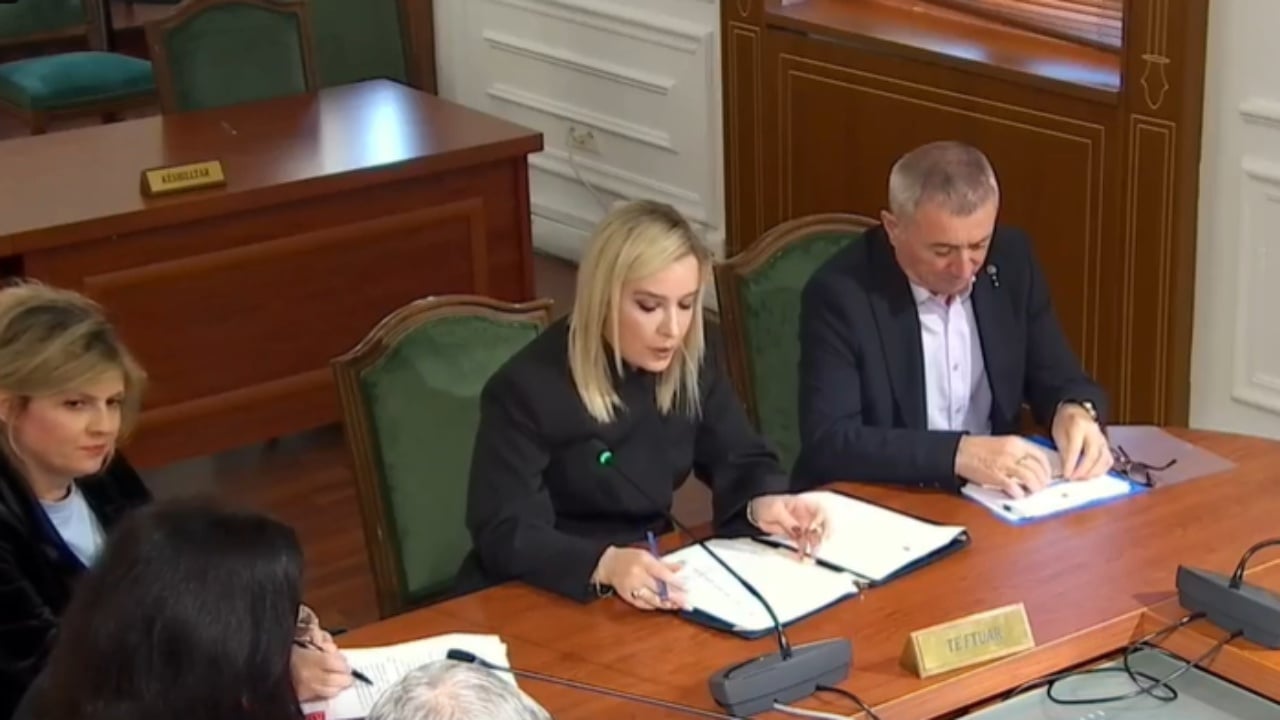 Buxheti i 2026, Presidenca e kënaqur edhe me 14 milionë lekë më pak. Manja- Financave: Këto që ia morët Presidentit, jepjani Autoritetit të Dosjeve