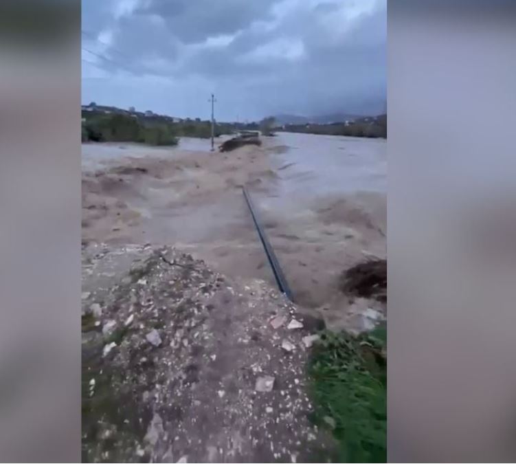Çahet argjinatura e lumit Bistricë në Çukë të Sarandës, përmbyten disa banesa