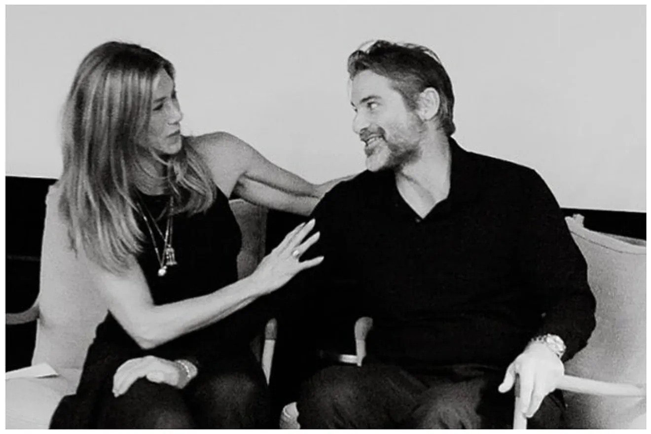 Çfarë pune bën i dashuri i Jennifer Aniston?