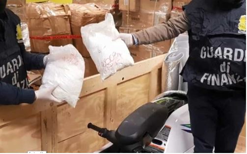 Çmontohet grupi kriminal shqiptar që bashkëpunonte me “Ndragheta” dhe “Kamorra”/ Mbushën Italinë dhe Evropën me kokainë latine