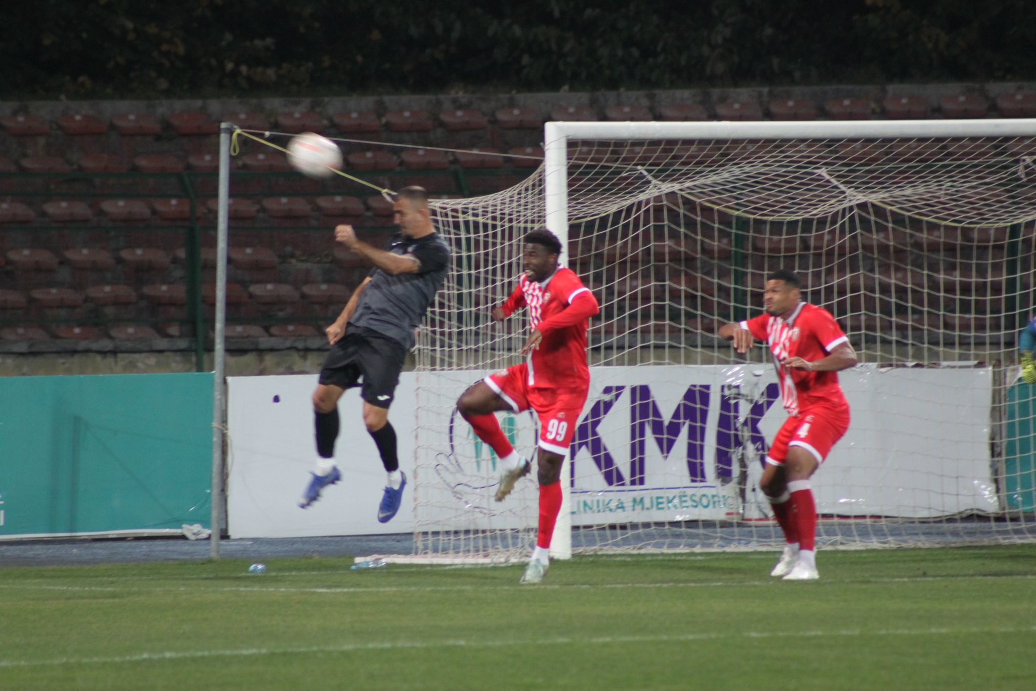 Çuçka nderon Skënderbeun në shtesë