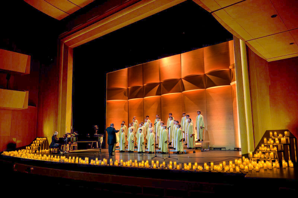 “Czech Boys – Boni Pueri” në TKOB, përveç kryeveprave botërore një pjesë e programit u prezantua në gjuhën shqipe