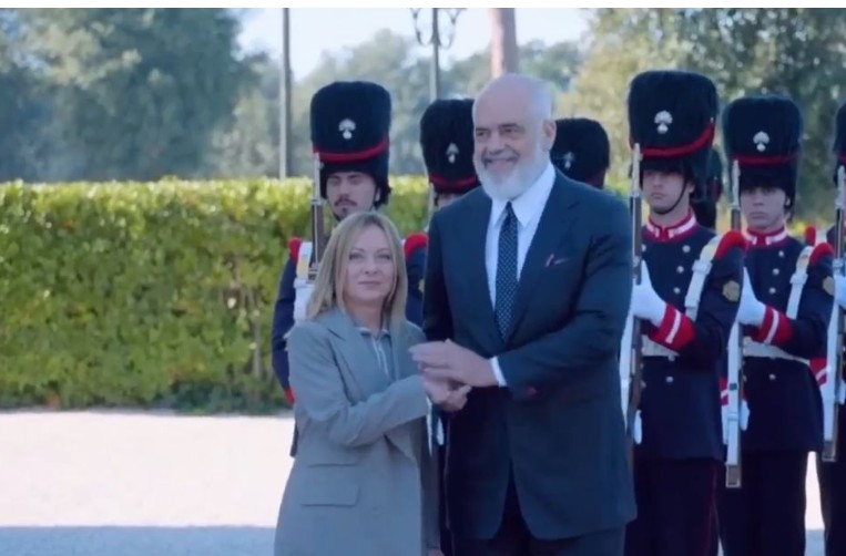 Dalin pamjet, Rama pritet nga Meloni me ceremoni zyrtare në Romë