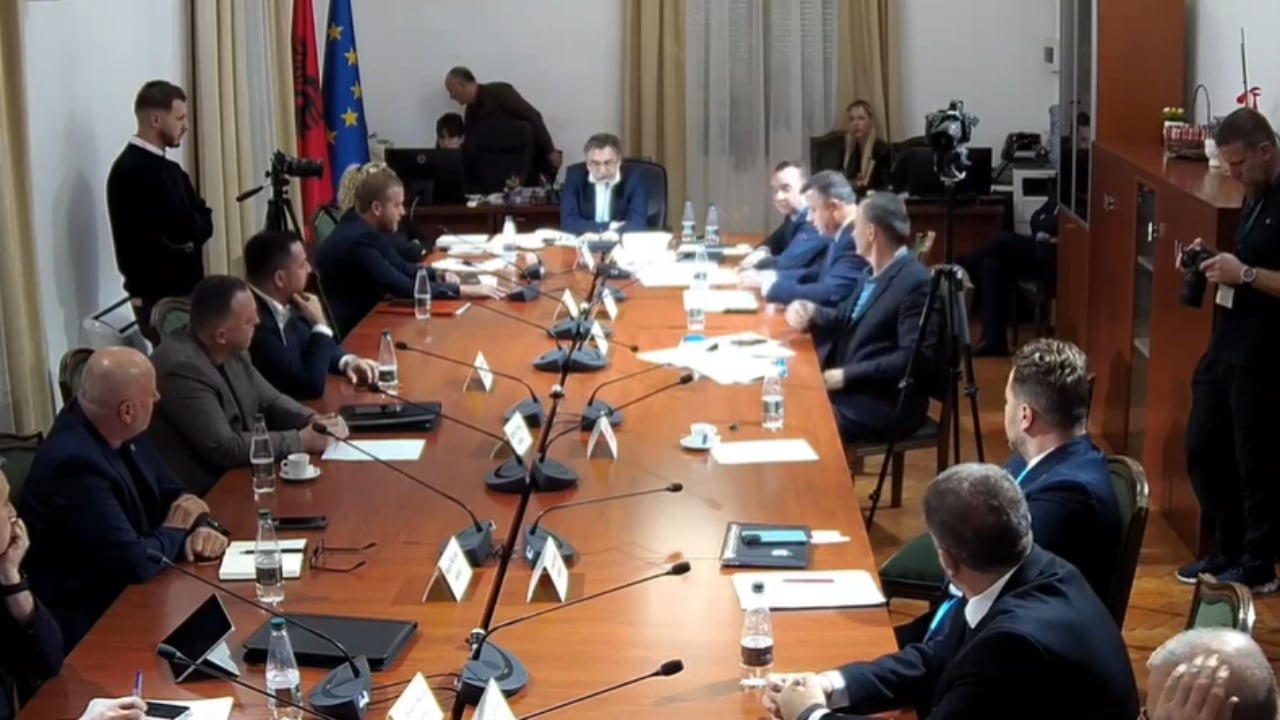 Debat te ‘Siguria’/ Noka hedh akuza për portin e Durrësit, Çuçi: Mos fol pa fakte, dil në konferencë dhe thuaj çfarë të duash