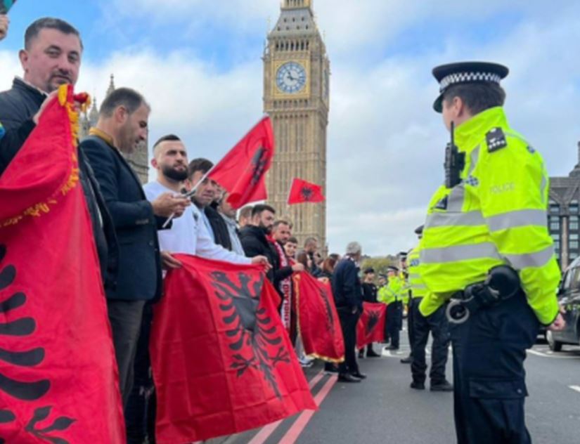 Dëbimi i 700 familjeve shqiptare/ Nga 111 mijë kërkesa në vit për azil në Britani, 2% shqiptarë