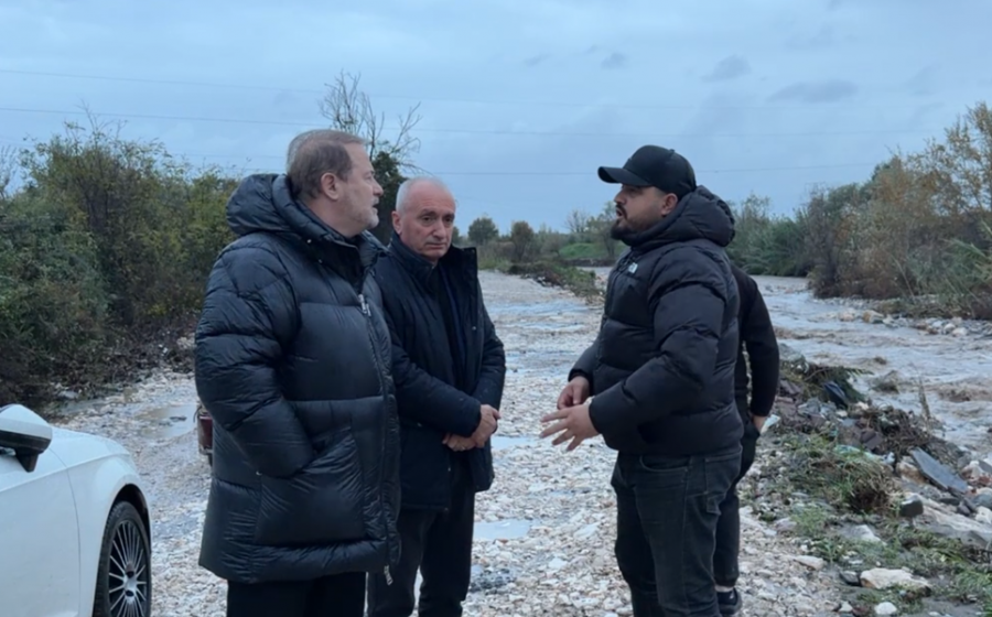Deputetët e PD, Gjoni dhe Piroli, inspektojnë situatën e krijuar nga moti i keq në Kurbin: Qytetarët janë braktisur