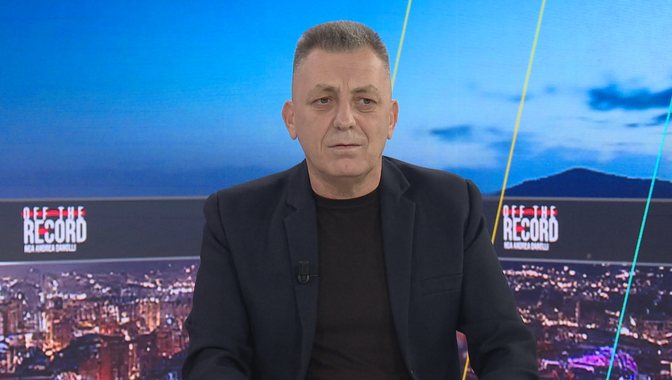 ”Deputetët e PD i dërgojnë sms Ramës për favore”, Hoxha zbardh prapaskenat
