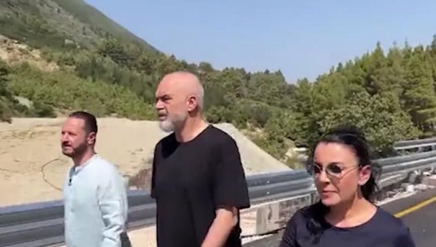 Deputeti i Bashës i qante hallet e tokave/ Balluku – drejtorit të saj: Prite me dashuri se është…