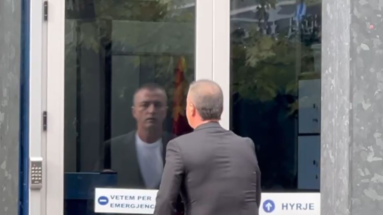 Deputeti socialist, Tërmet Peçi, paraqitet në SPAK