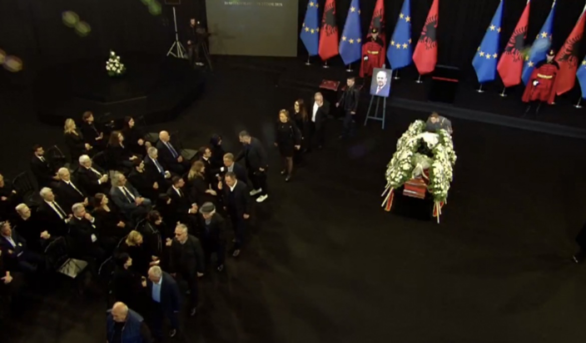 DETAJE/ Kryeministri Edi Rama dhe Xhoana Nano do të mbajnë fjalim në nder të Fatos Nanos, ish-bashkëshortja Rexhina…