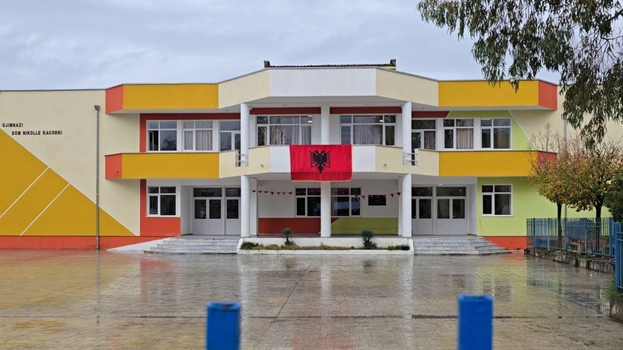 Detaje nga sherri mes gjimnazistëve në Durrës, i mituri është qëlluar me thikë pranë zemrës