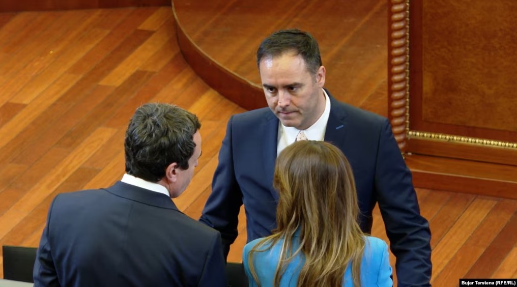 Diskutimet për Qeverinë: Çfarë e pret Kosovën ditët në vijim?