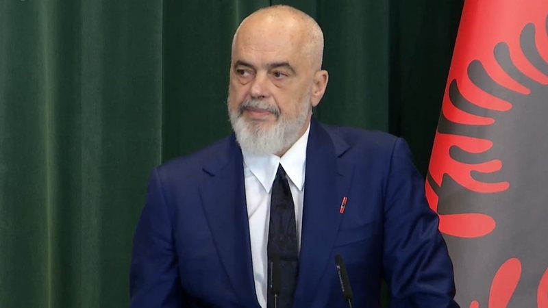 Dita e Alfabetit/ Rama ndan urimin: Fjala shqipe vazhdon të…