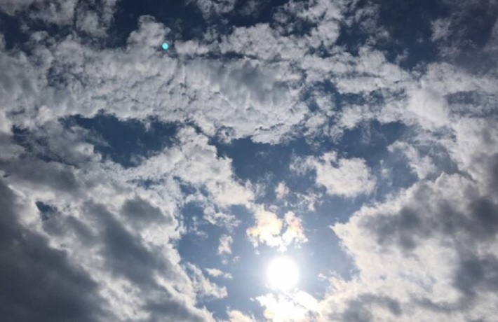 Dita e sotme me kushte të paqëndrueshme atmosferike, pasditja me kthjellime