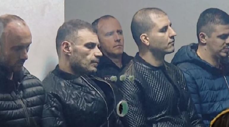 Dje iu ekzekutua ‘krahu i djathtë’, Emiljano Shullazi nuk paraqitet në gjyq