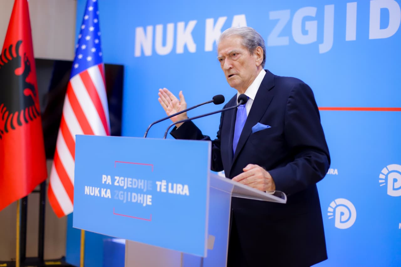 “Do përcaktohet skenari për protestën kombëtare”, Berisha: Do kërkojmë dorëheqjen e ministreshës dhe Pirro Vengut