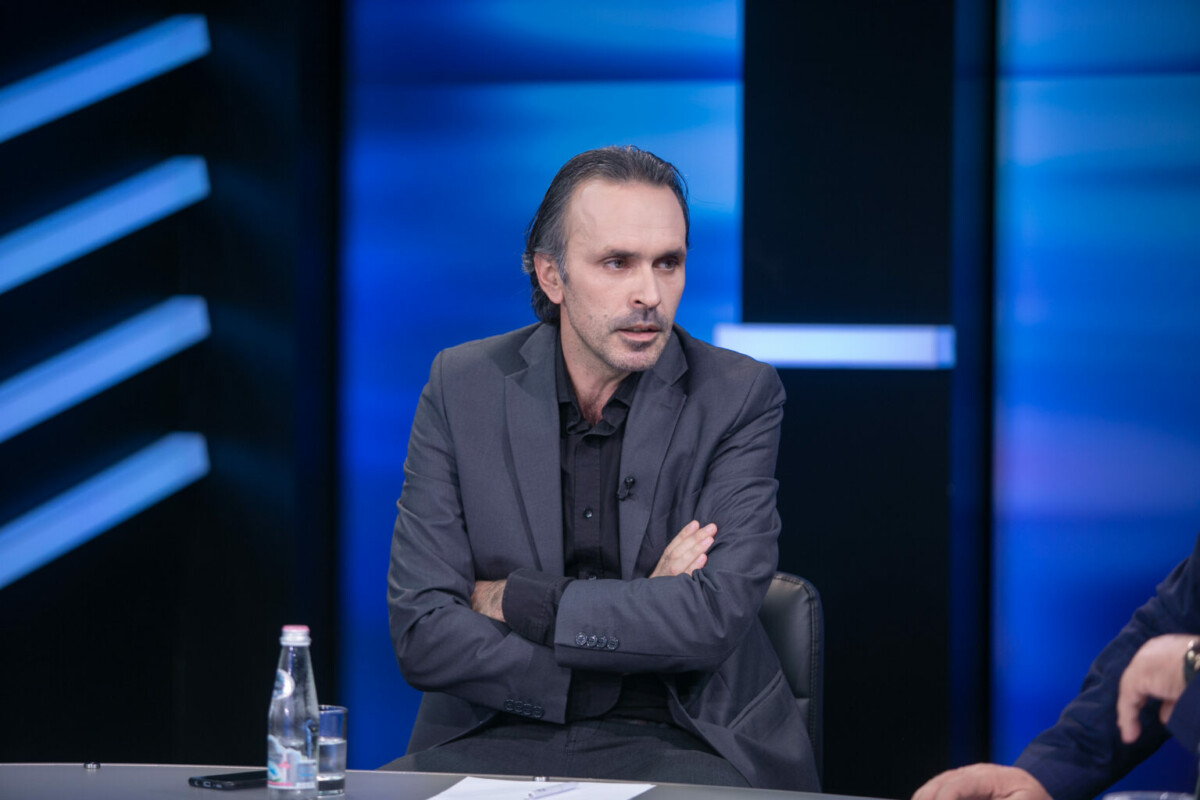 “Doli në mbrojtje të Veliajt, për turpin e vet”/Analisti sulme të drejtëpërdrejta, Berishës: Bie në kundërshti me veten