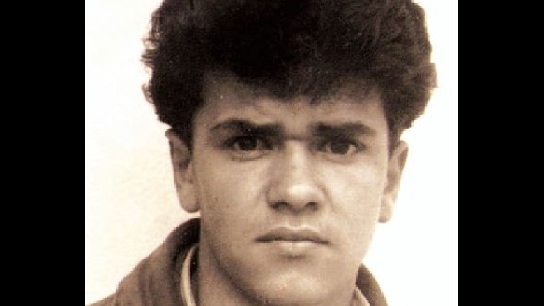 Dosjet e diktaturës: Robert Ndrenikës iu arratis vëllai, Agim Qirjaqi- i divorcuar, Reshat Arbana- komunist…