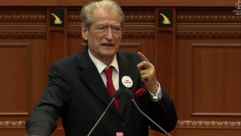 “Dosjet janë sa mali i Dajtit”/ Berisha tregon historinë me ish-punonjësin:Bleu ‘Benz’ të ri të blinduar, Rama e pyet..