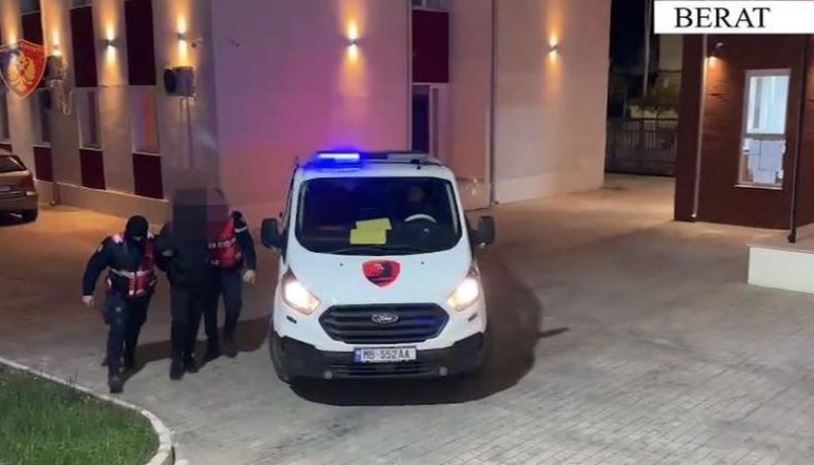 Doza kanabisi/ Arrestohet 21-vjeçari në Berat, nën hetim edhe 20-vjeçari