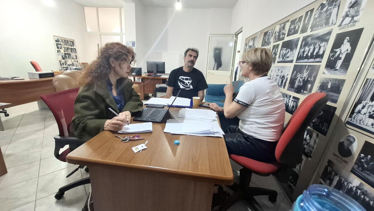 Drama sociale “Gruaja me sirtarë” vepër e autores Anisa Markarian këtë nëntor premierë në skenën teatrore