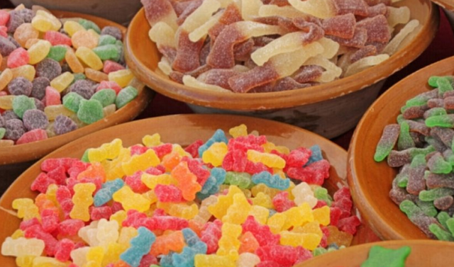 Dy vjet burg dhe dëbim për një shqiptar në Francë, vodhi 25 euro dhe disa karamele