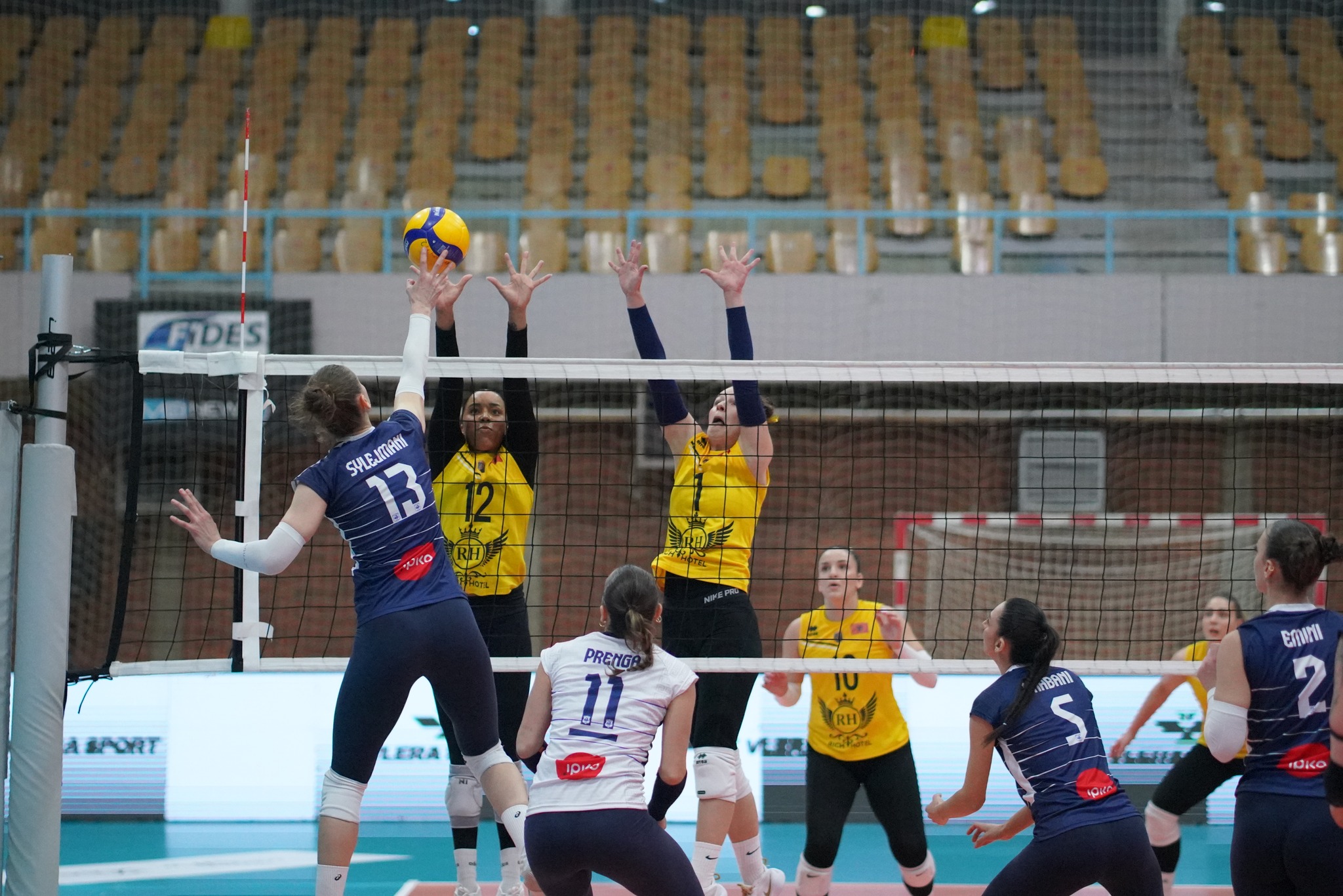 Ekipet e Superligës shqiptare dalin duarbosh, Ferizaj dhe Fer Volley fitojnë Kupën e Pavarësisë