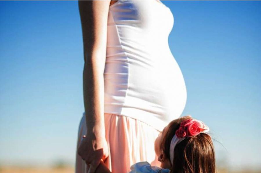 Ekspozimi gjatë shtatzënisë ndaj grimcave të imëta të ajrit lidhet me rrezikun e autizmit