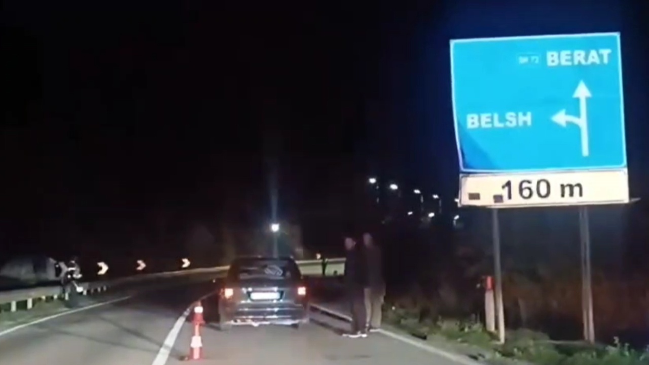 Emri/ Aksident në aksin ‘Lushnjë-Berat’, automjeti përplas këmbësoren