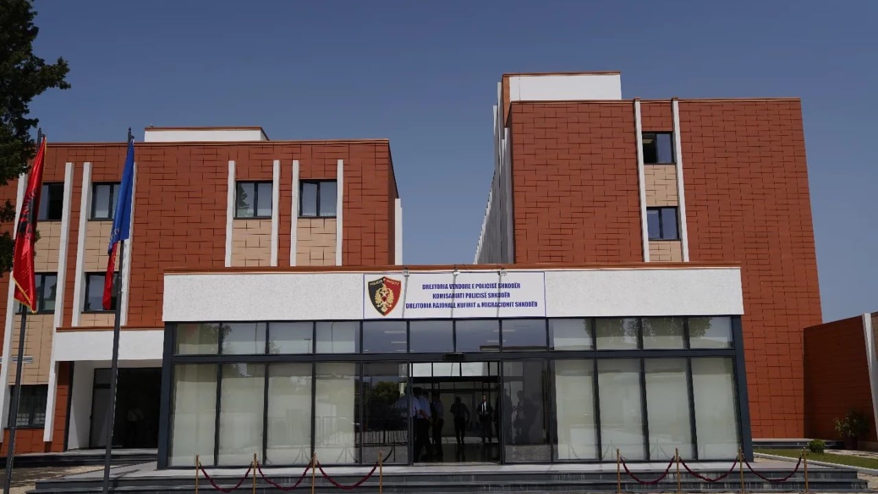 EMRI/ Kanosën me armë zjarri fqinjin në Shkodër, arrestohet 37-vjerçari, shpallet në kërkim një tjetër