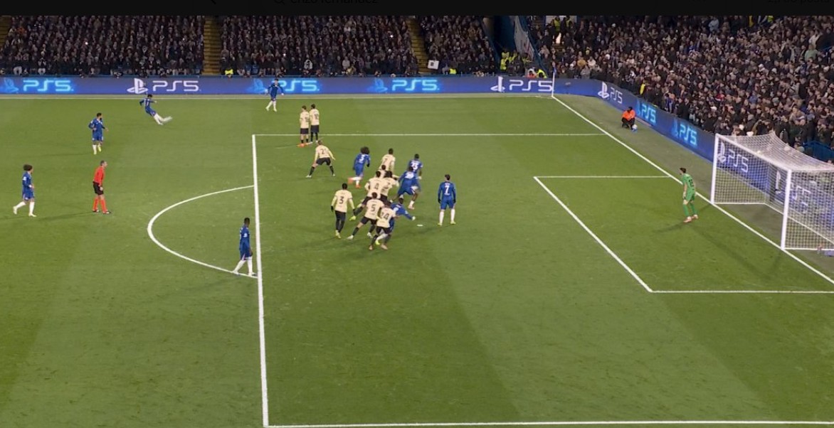 Enzo Fernandez shënon dy herë ndaj Barcelonës, por gëzohet më kot. Rezultati zhbllokohet nga një autogol (video)