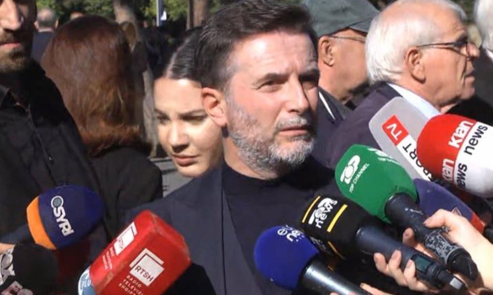 Erion Braçe përlotet në homazhet për Nanon: Na dha të gjithëve mundësinë të rriteshim