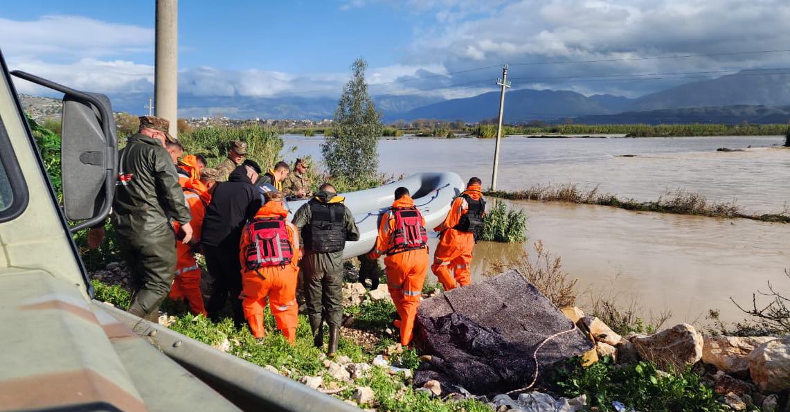 Evakuuohen 25 familje në Sarandë