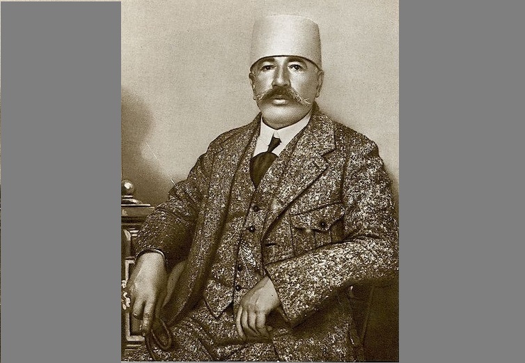 Fan Noli: “O Bajram, bajrak i gjallë, more nam…”