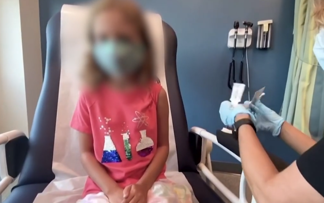 FDA: Vaksinat anti-COVID shkaktuan vdekjen e 10 fëmijëve