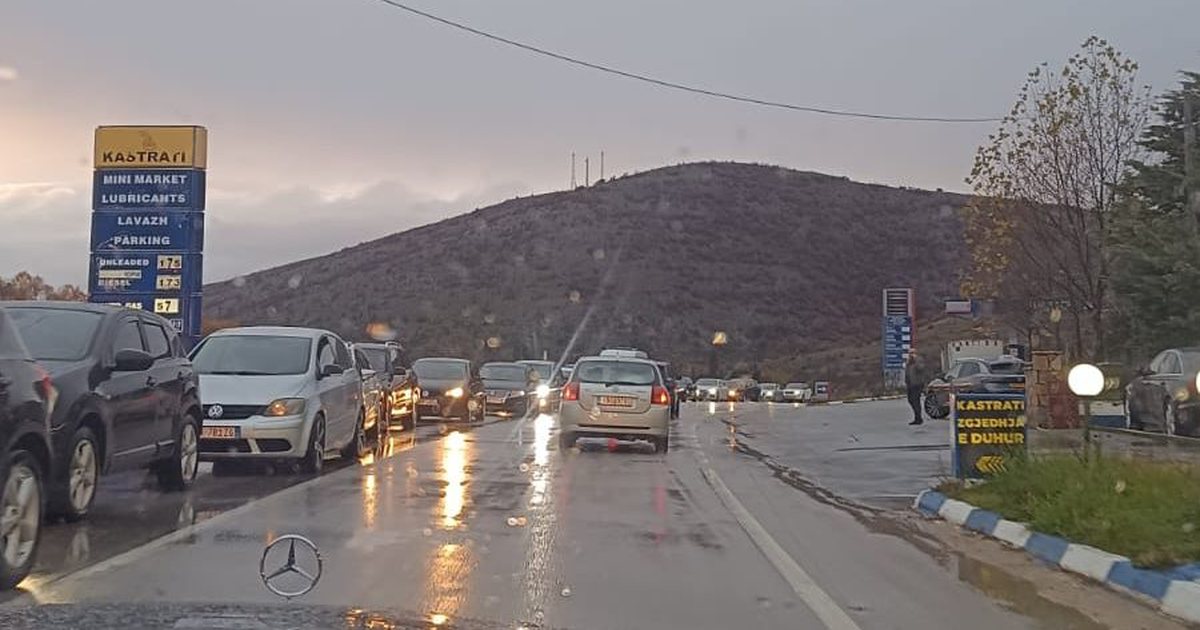 Festat 28-29 Nëntori/ Fluks i lartë në Kapshticë, po punohet me sportele të shtuara