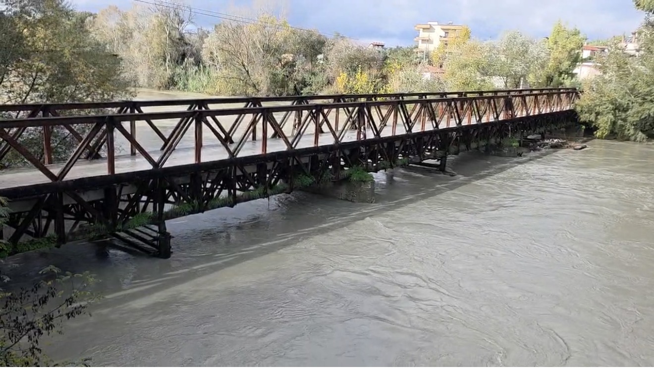 Fier – Autoritetet raportojnë stabilizim të situatës hidrologjike; prurjet e lumenjve janë ulur dhe nuk ka probleme në terren