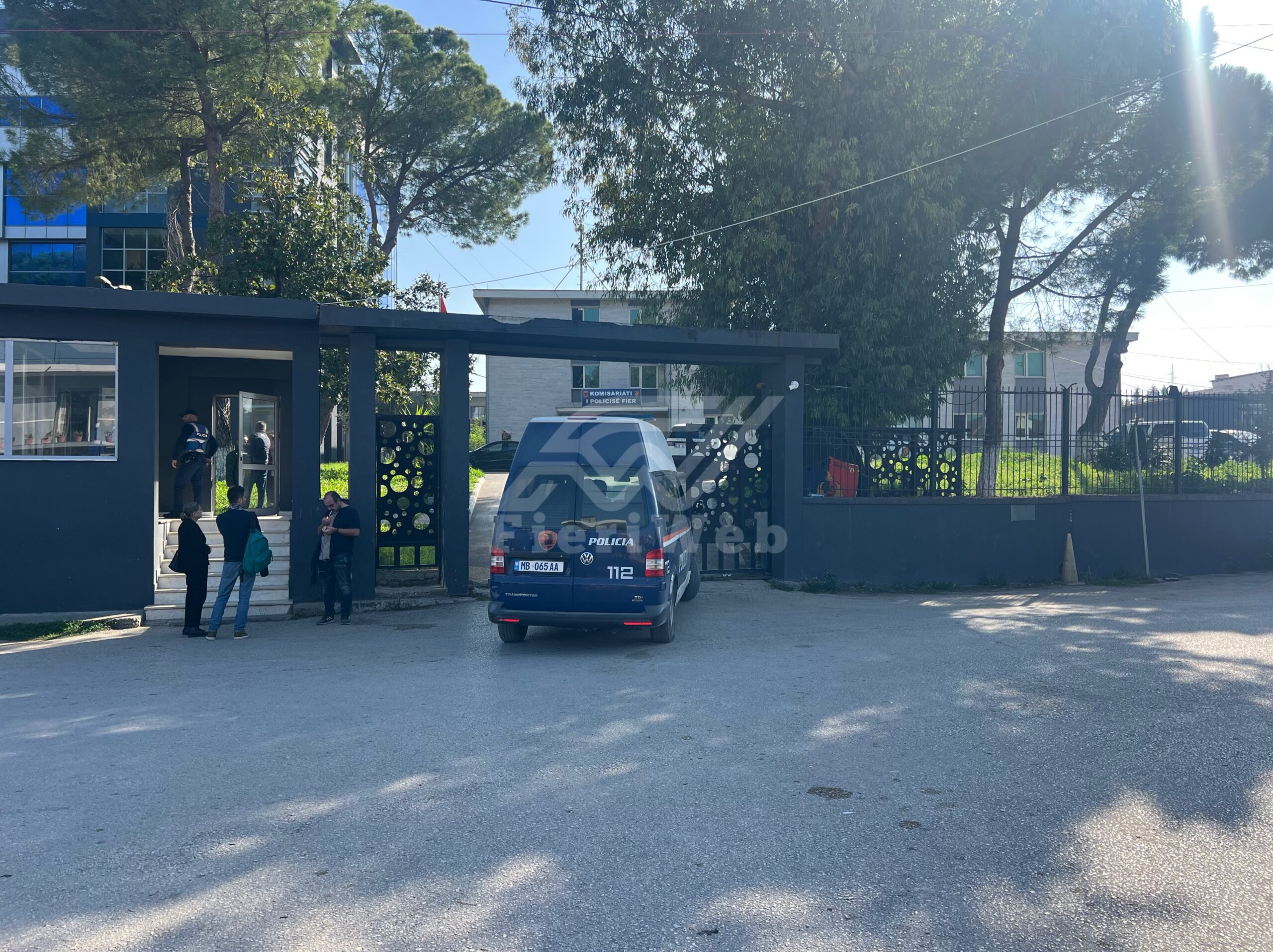 Fier – Tre procedime penale për dhunë dhe shkelje të urdhrave të mbrojtjes