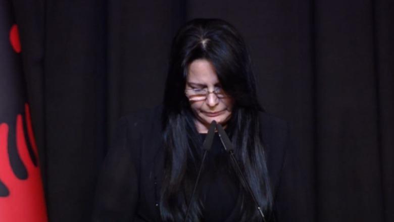 Fjalim prekës/ Xhoana Nano mes lotëve: Sot është dita më e errët e jetës, shpresa e zhgënjime…