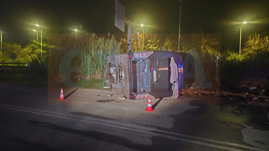 FOTO/ Greqi, aksidentohet autobusi me 30 pelegrinë, ka të lënduar